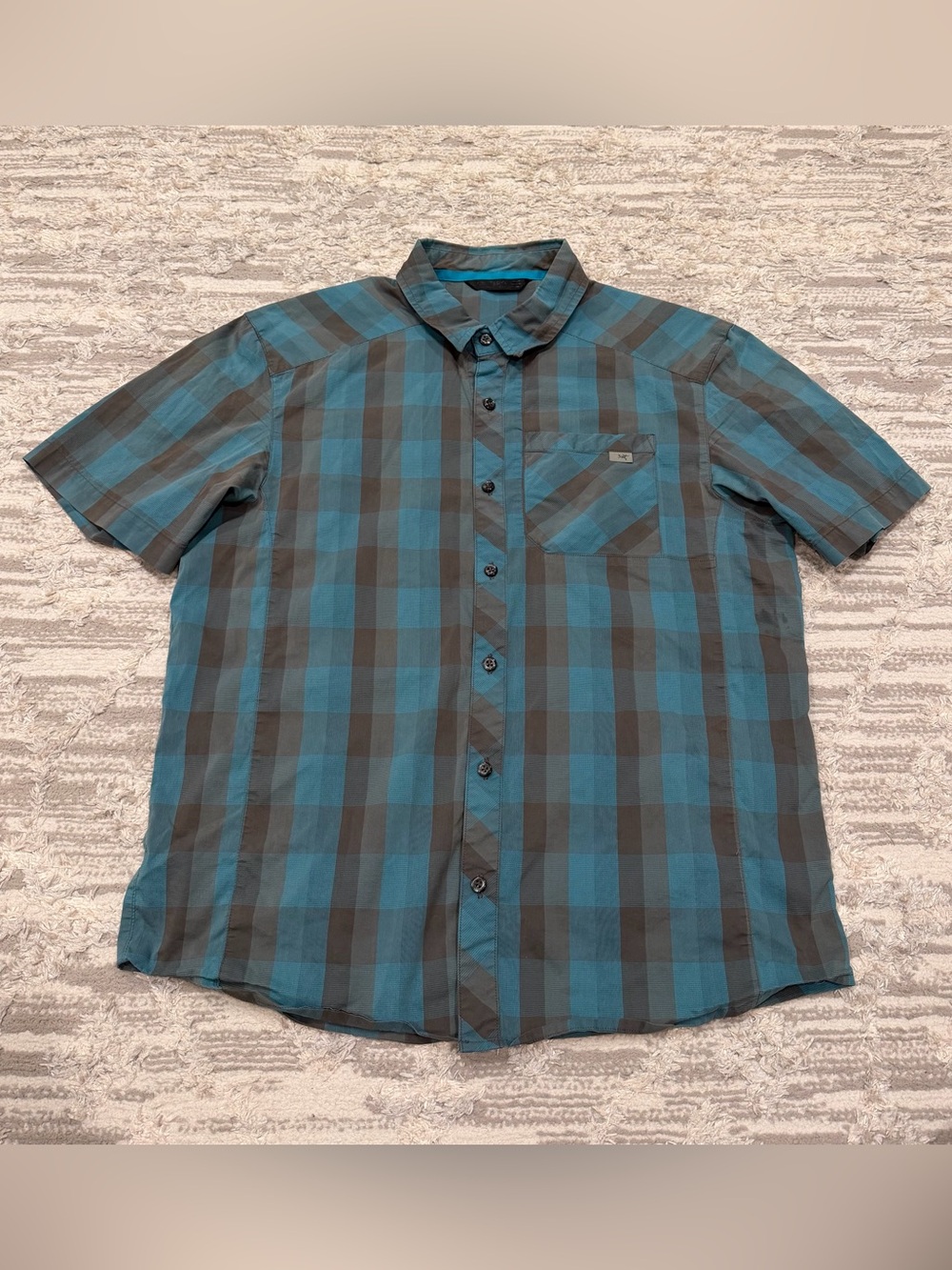 Arc'teryx Peakline Shirt Men’s Medium Plaid Short Sleeve Button Up Hike Trail